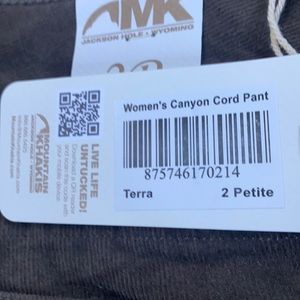 Mountain khakis Broadway fit midrise khakis.